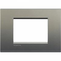 LNA4803AE LivingLight Рамка прямоугольная, 3 модуля, цвет Серый шелк LNA4803AE LivingLight Рамка прямоугольная, 3 модуля, цвет Серый шелк